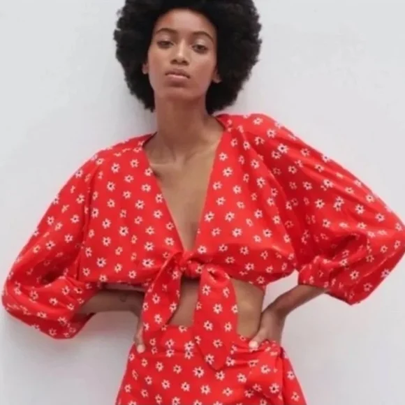 Zara Red Floral Blouse - Picture 2 of 3